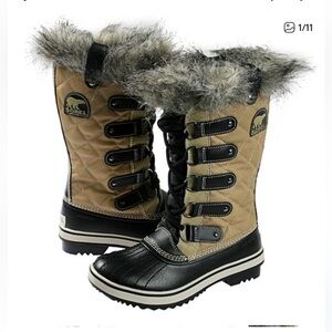 Sorel Tofino boots mid-calf winter signature quilted look with faux fur